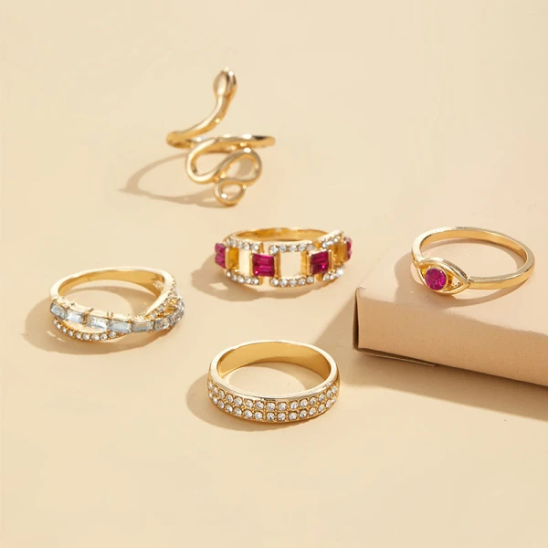 Elegant Retro Snake and Floral Rhinestone Stackable Ring Set